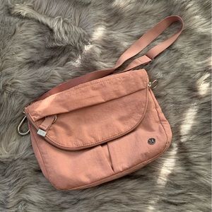 Lululemon All Night Festival Bag *5L - Smoky Blush Color
